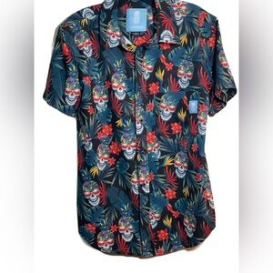 21 Pineapples Co. Pineapple Skull Hawaiian Shirt, SZ XS. Excellent Condition